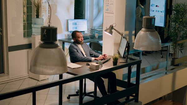 How to establish a UK-based business offering personal finance education and adhere to financial conduct regulations?